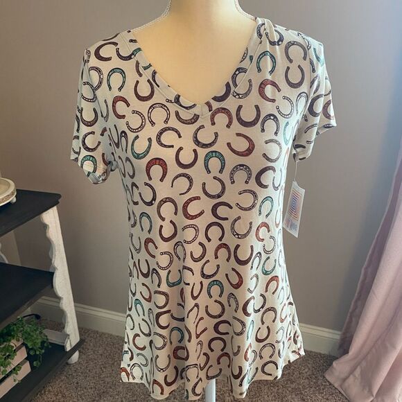 ❤️NWT Lularoe VNeck tee(size XS)❤️ - Picture 1 of 6